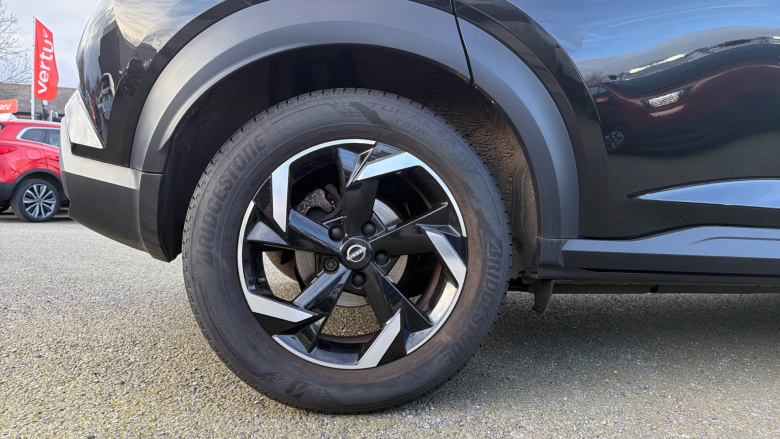 Nissan Juke 1.0 DiG-T 114 N-Connecta 5dr Petrol Hatchback